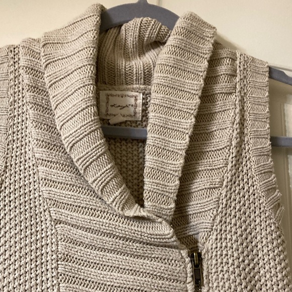 Girl’s Sweater Vest - Picture 3 of 6